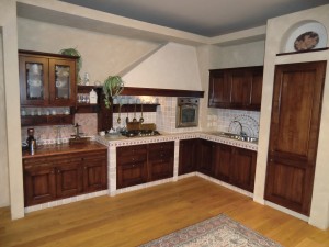 cucina country noce nazionale sassi piave legno massello